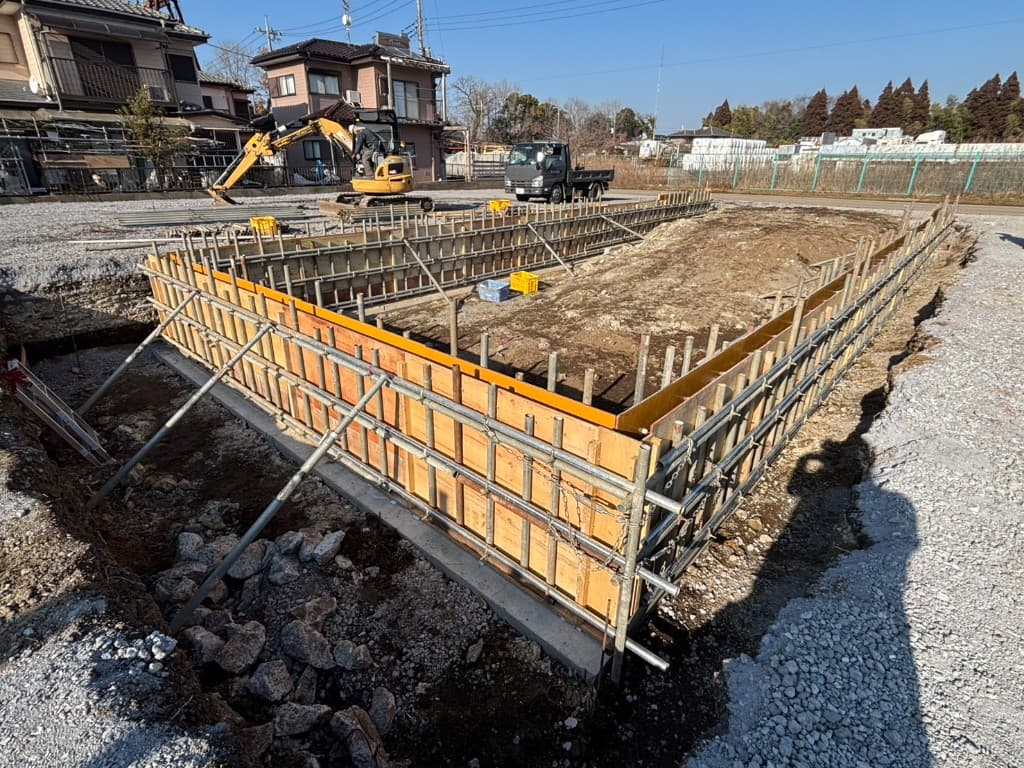 擁壁工事・基礎施工の様子