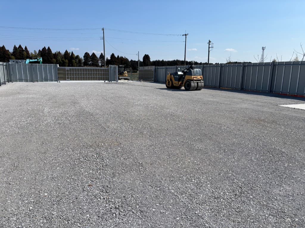 舗装工事・ローラー転圧作業